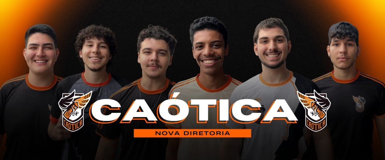 Foto coletiva da diretoria da Caótica